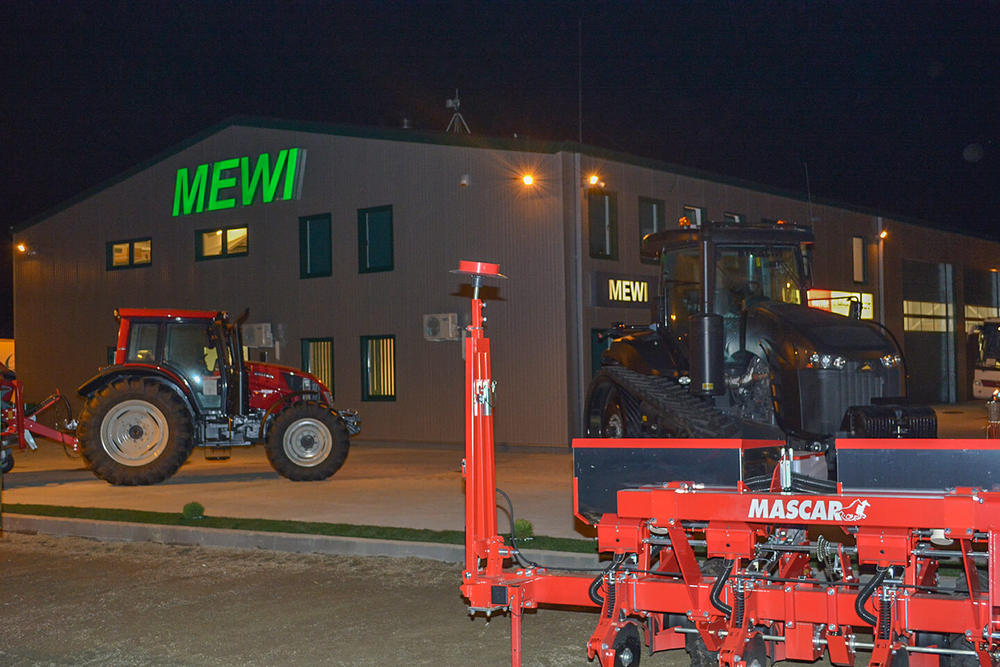 百年农机经销商的成功密码 以信任为基，以团队为翼